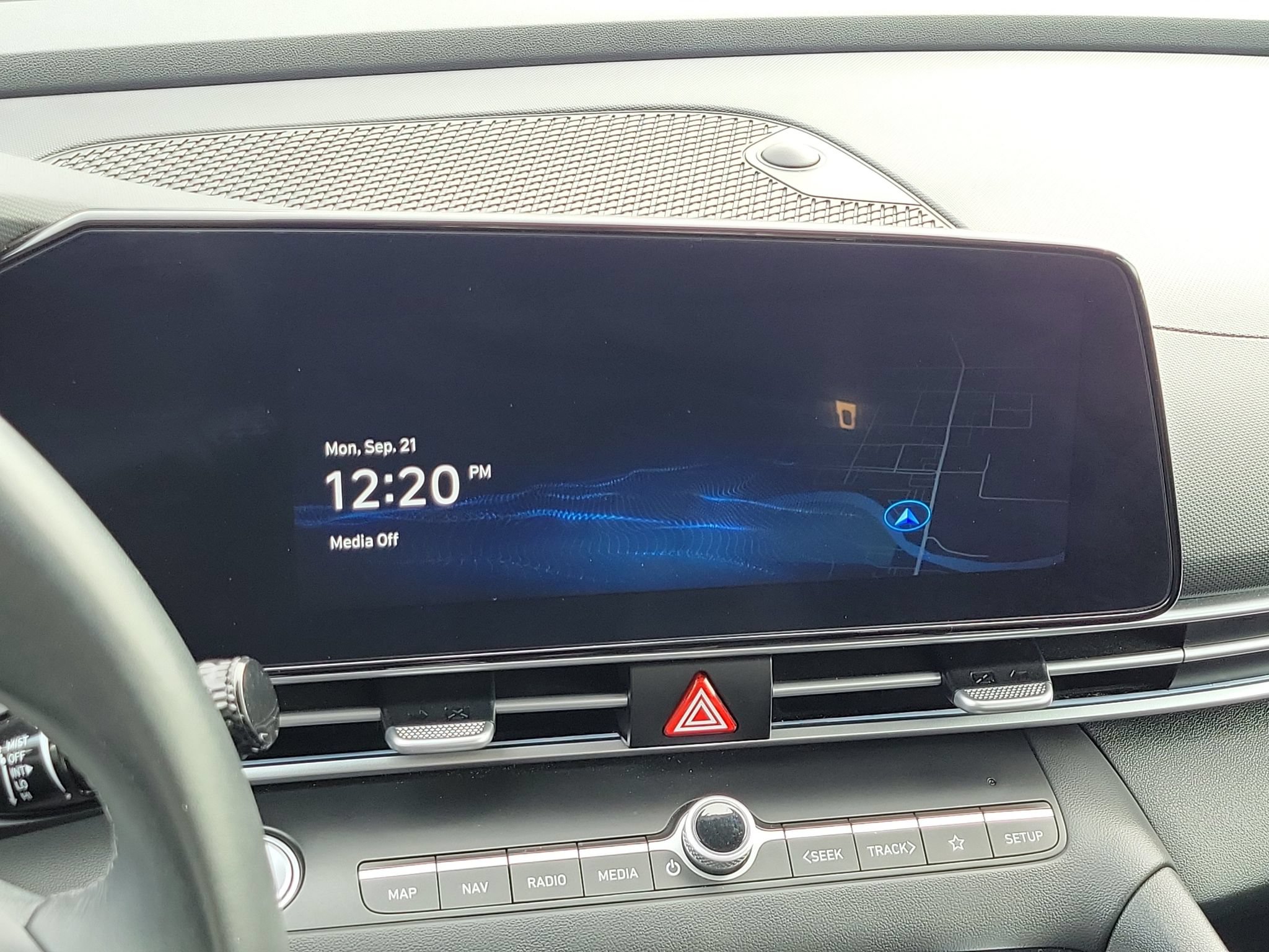 Used 2025 Hyundai Elantra SEL FWD image 16