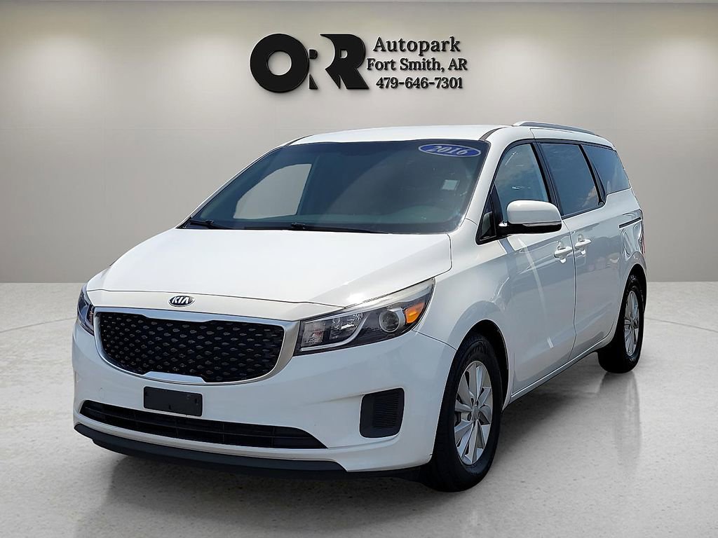Used 2016 Kia Sedona LX w/ Option Group 020 FWD image 2
