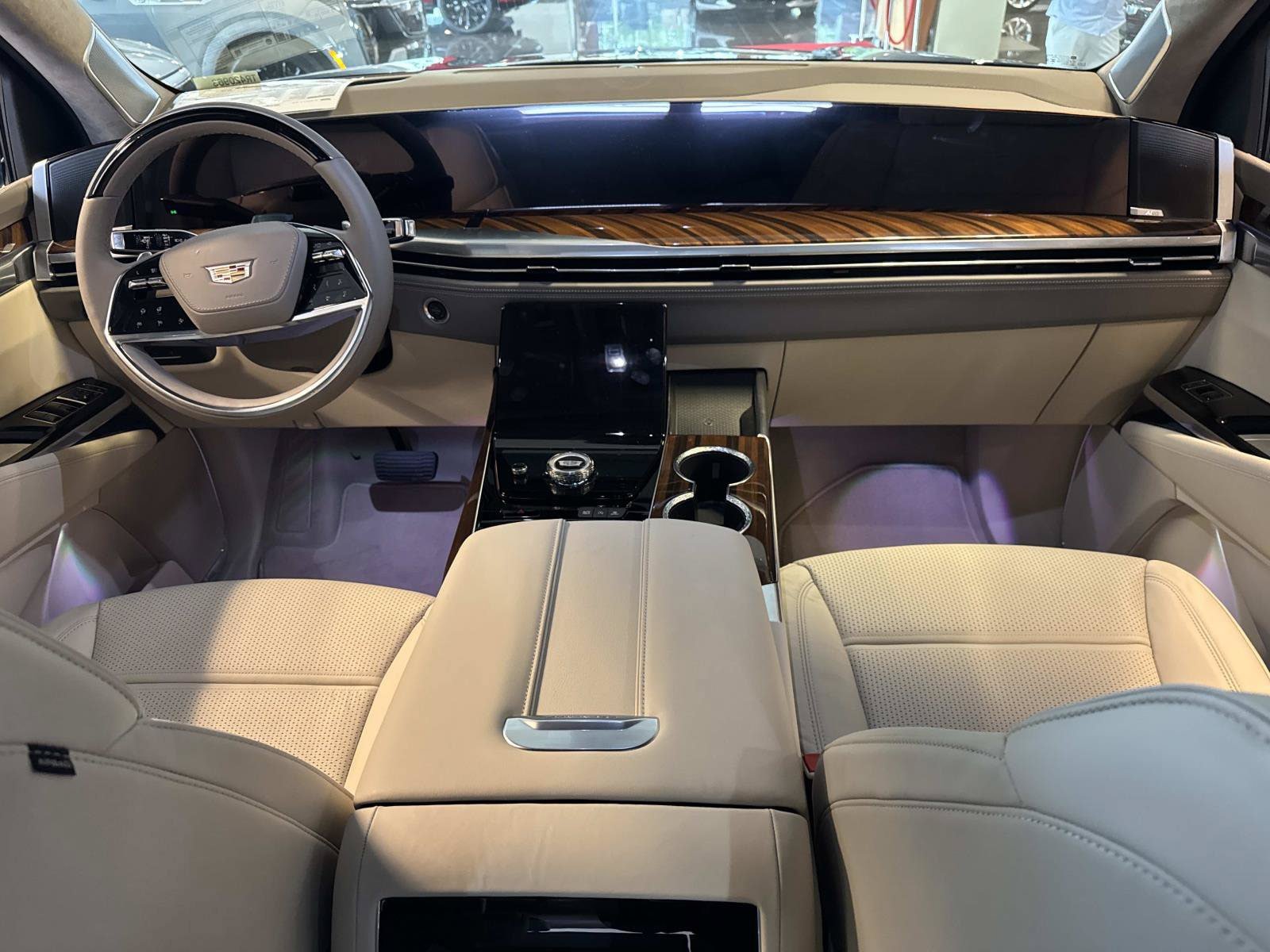 New 2026 Cadillac Escalade ESV Platinum Sport w/ LPO, ONYX Package AWD/4WD image 27