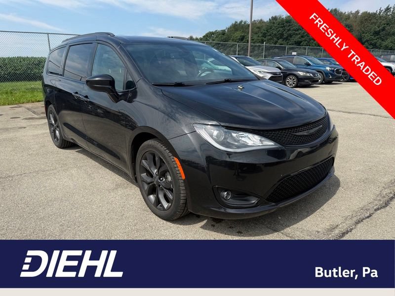 Used 2019 Chrysler Pacifica Touring-L w/ S Appearance Package