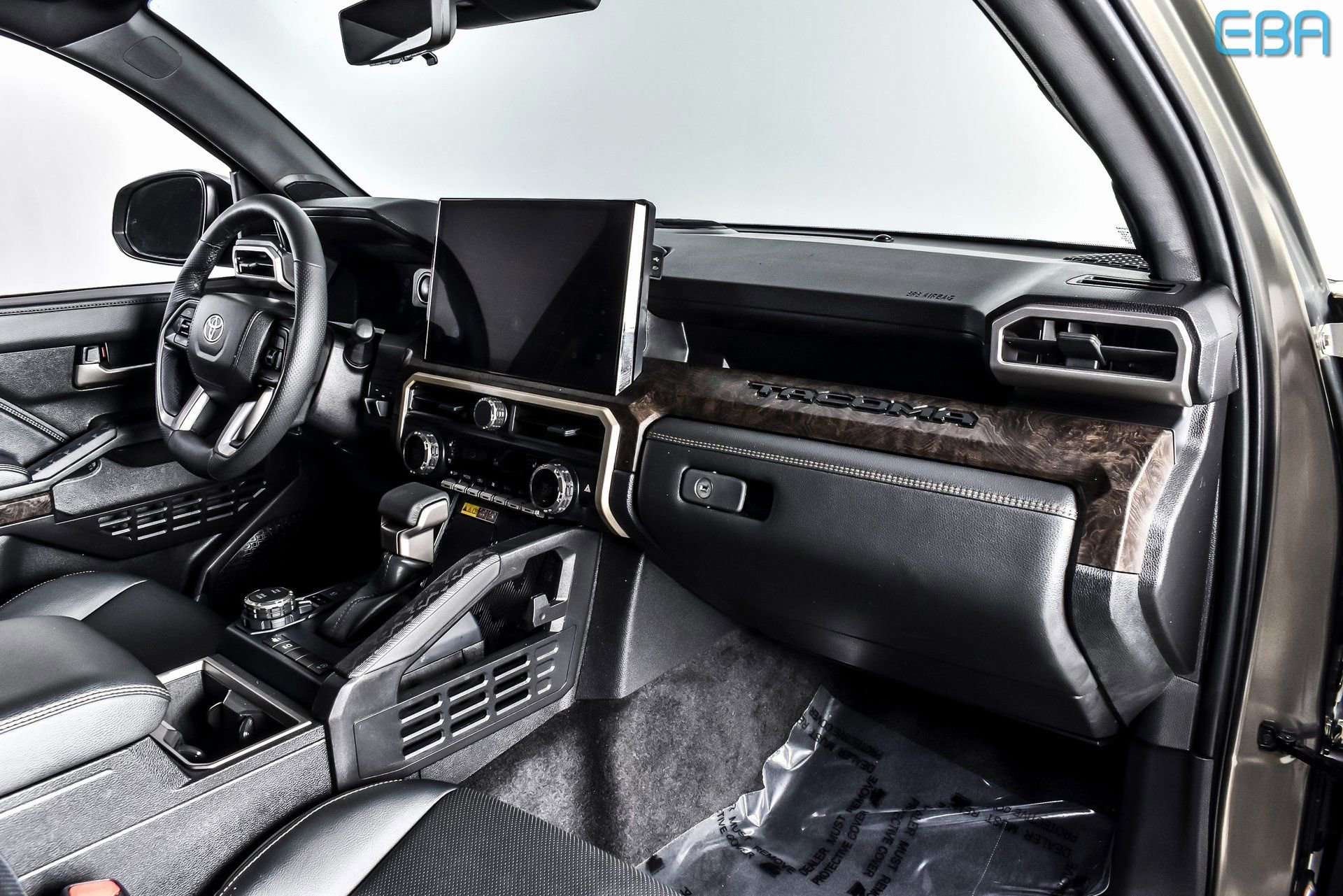 Used 2025 Toyota Tacoma Limited w/ Tow Tech Package image 21