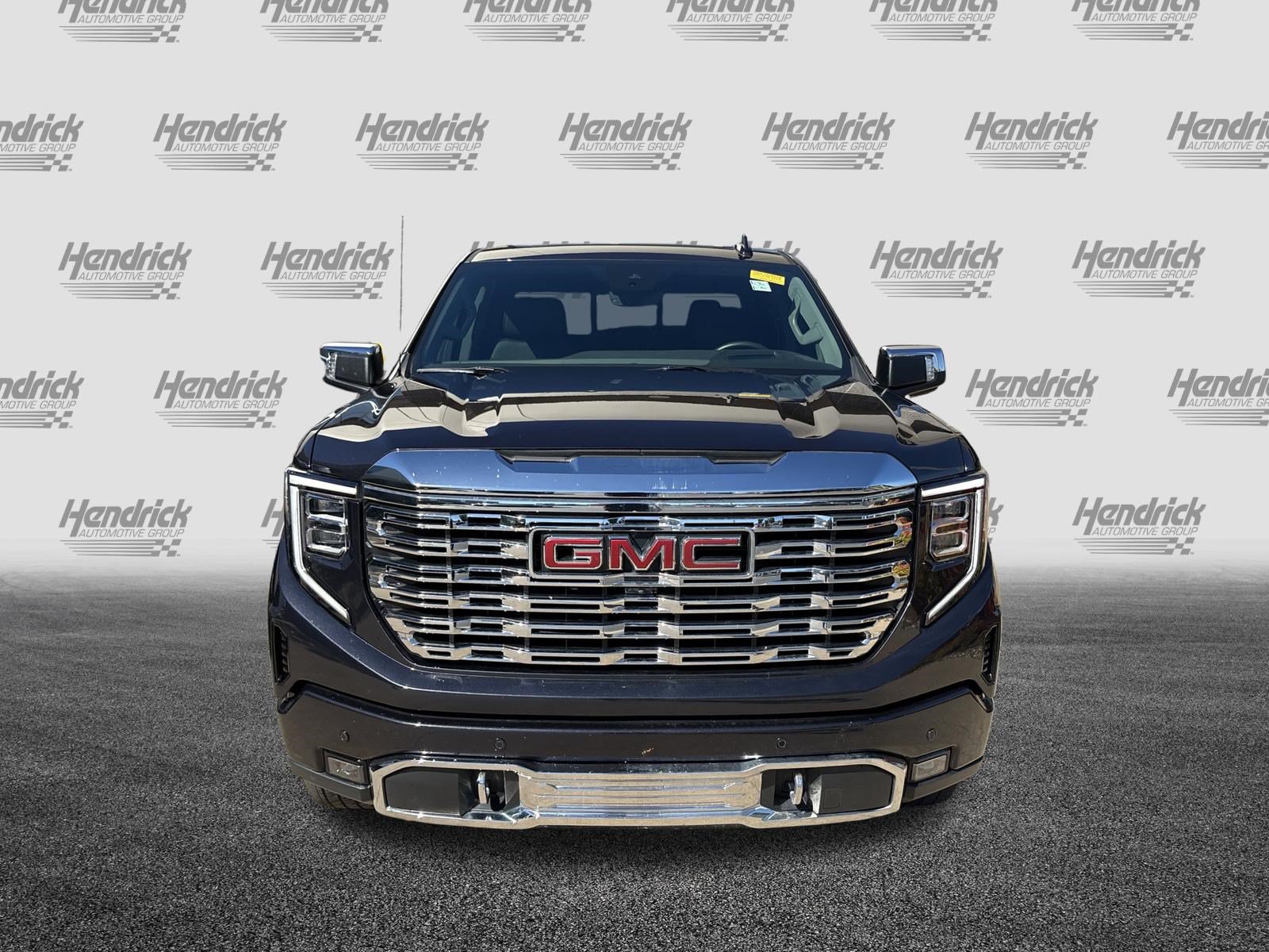 Used 2025 GMC Sierra 1500 Denali w/ Denali Reserve Package AWD/4WD image 3