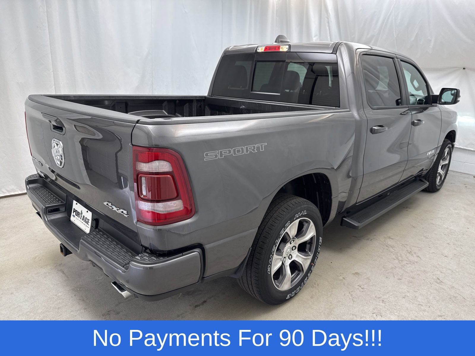 Used 2023 RAM 1500 Laramie AWD/4WD image 4