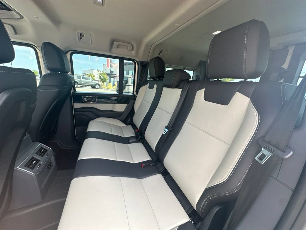 Used 2024 INEOS Grenadier Station Wagon AWD/4WD image 21