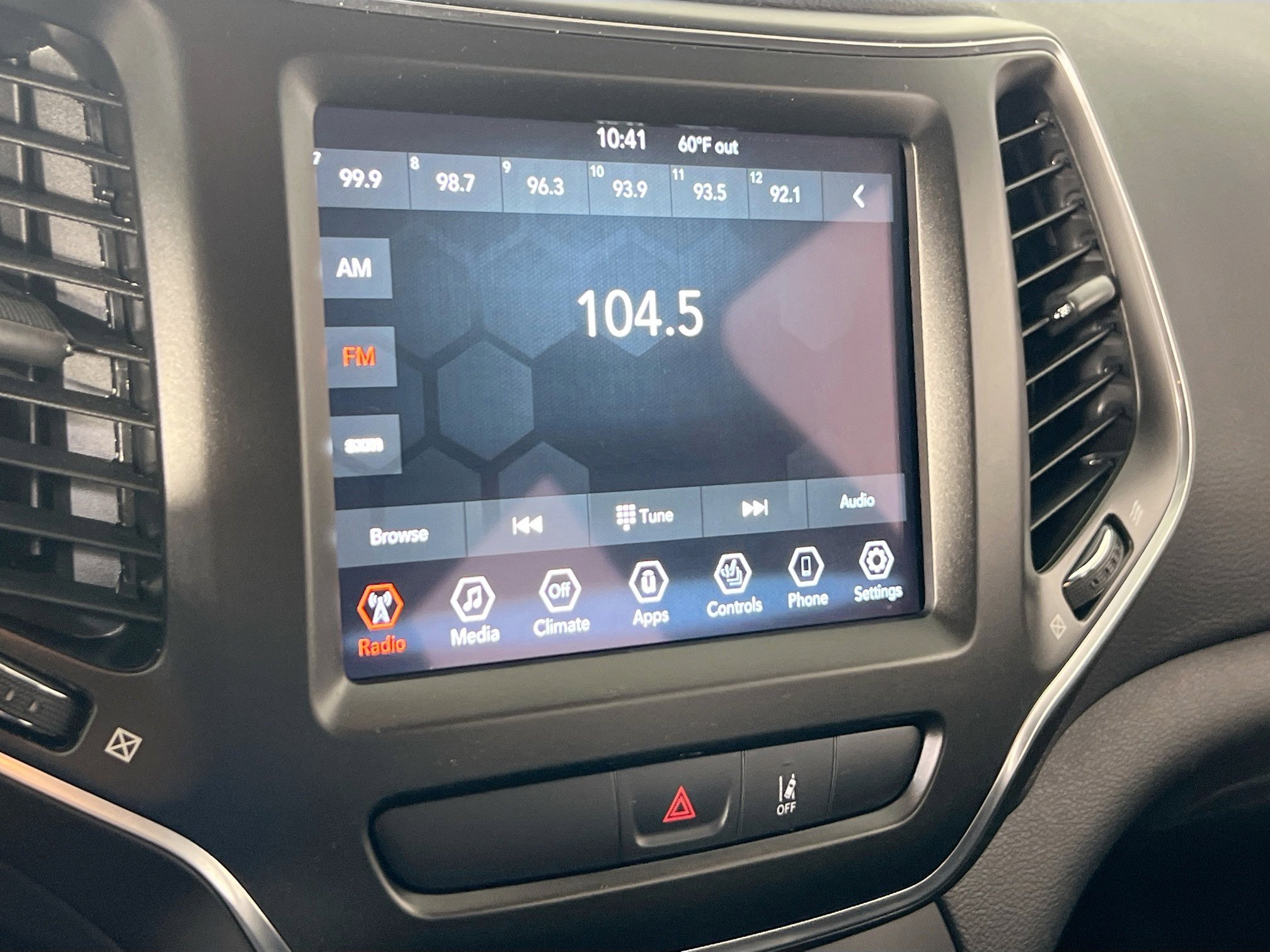 Used 2022 Jeep Cherokee Trailhawk image 14