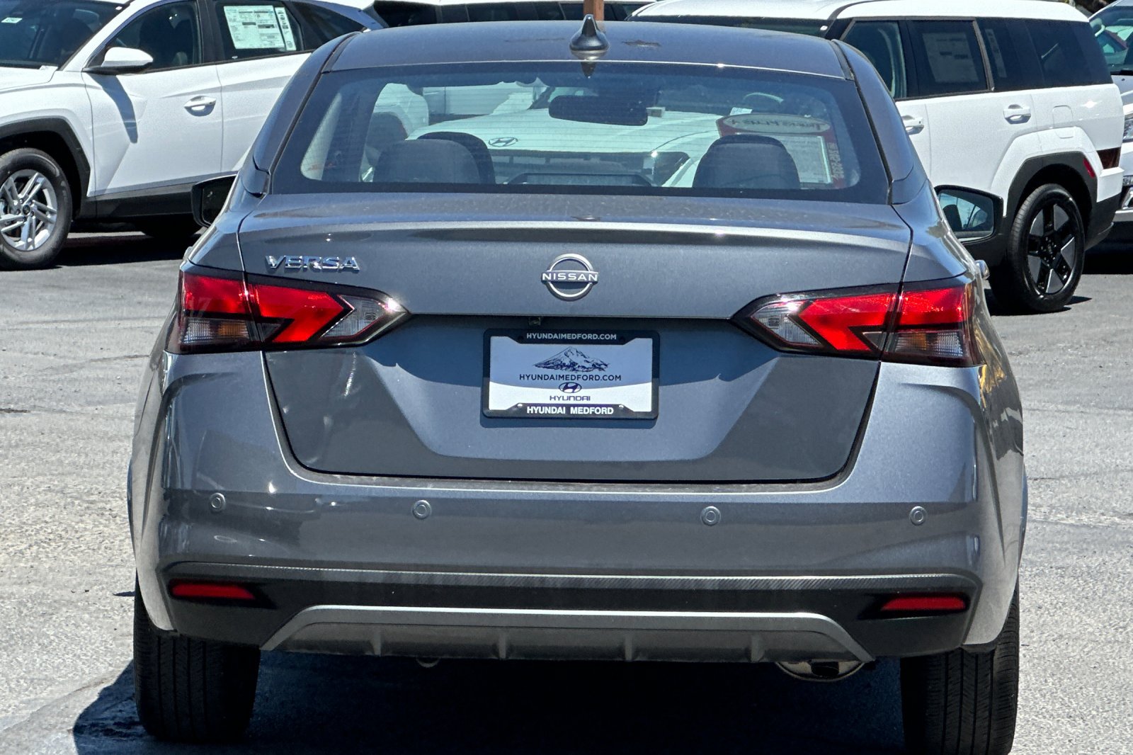 Used 2025 Nissan Versa SV FWD image 5
