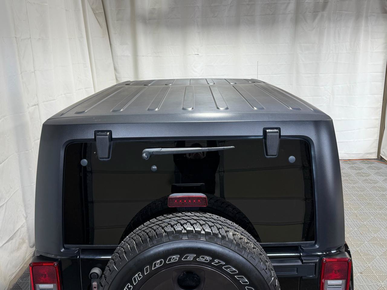 Used 2017 Jeep Wrangler Unlimited Sahara AWD/4WD image 10
