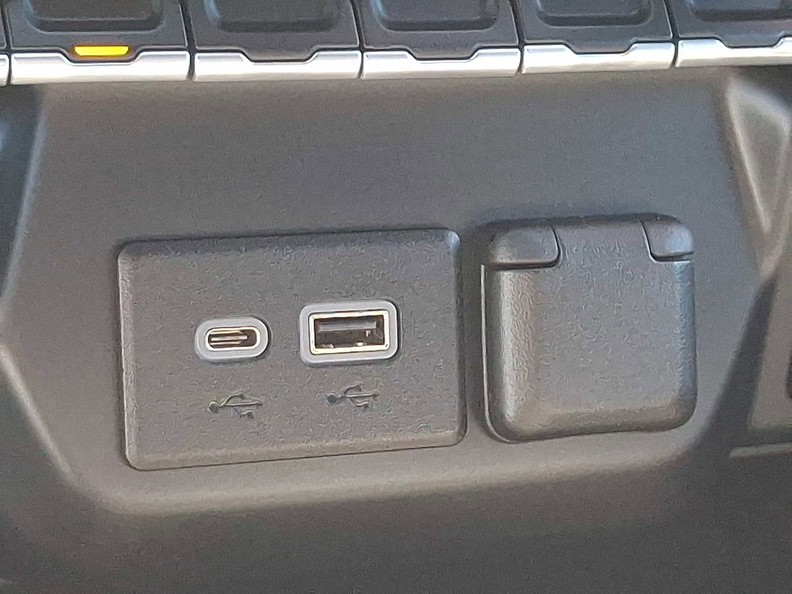 Used 2021 Chevrolet Silverado 1500 LT image 23