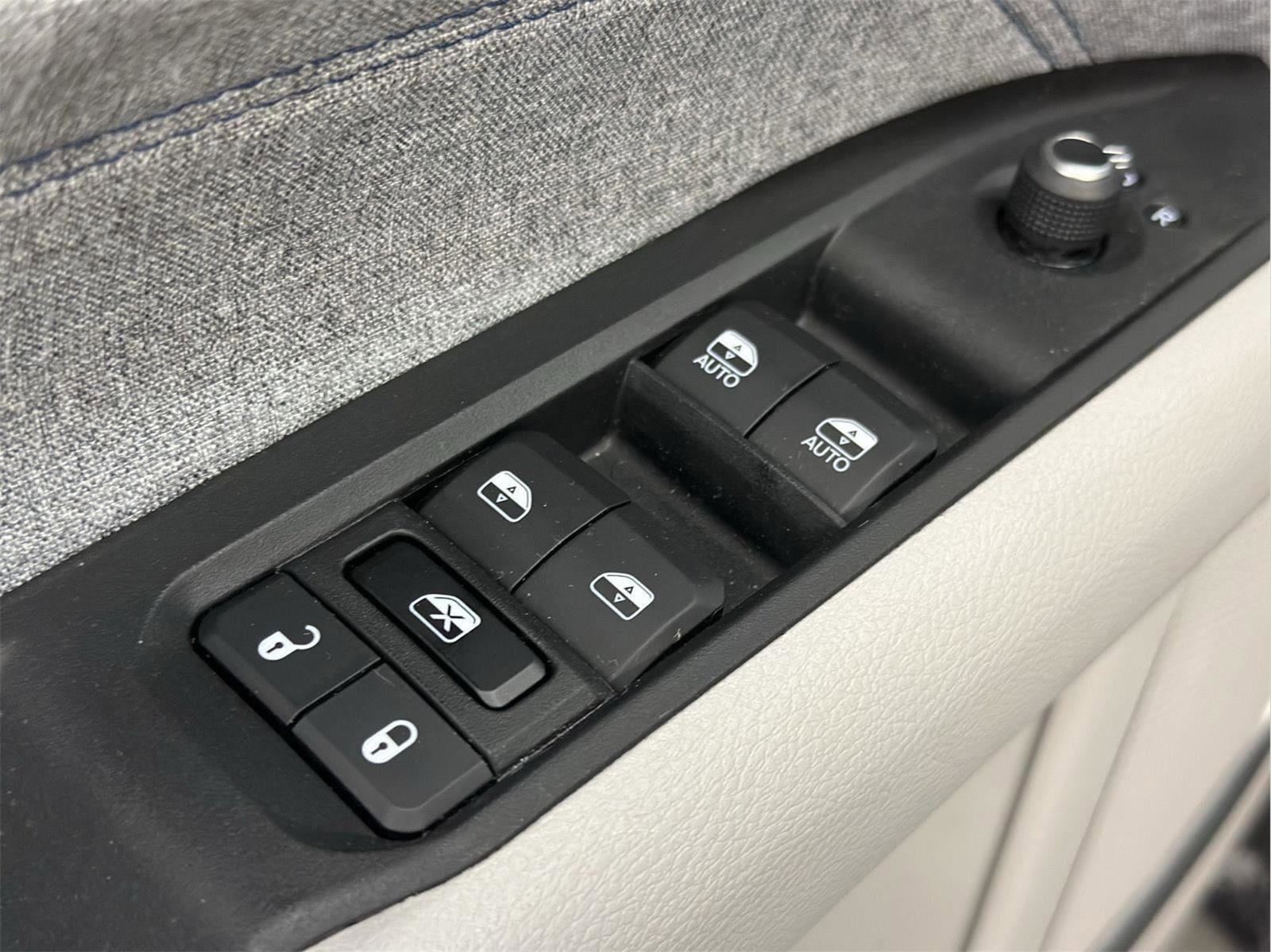 Used 2022 Jeep Compass Latitude w/ Convenience Group image 37