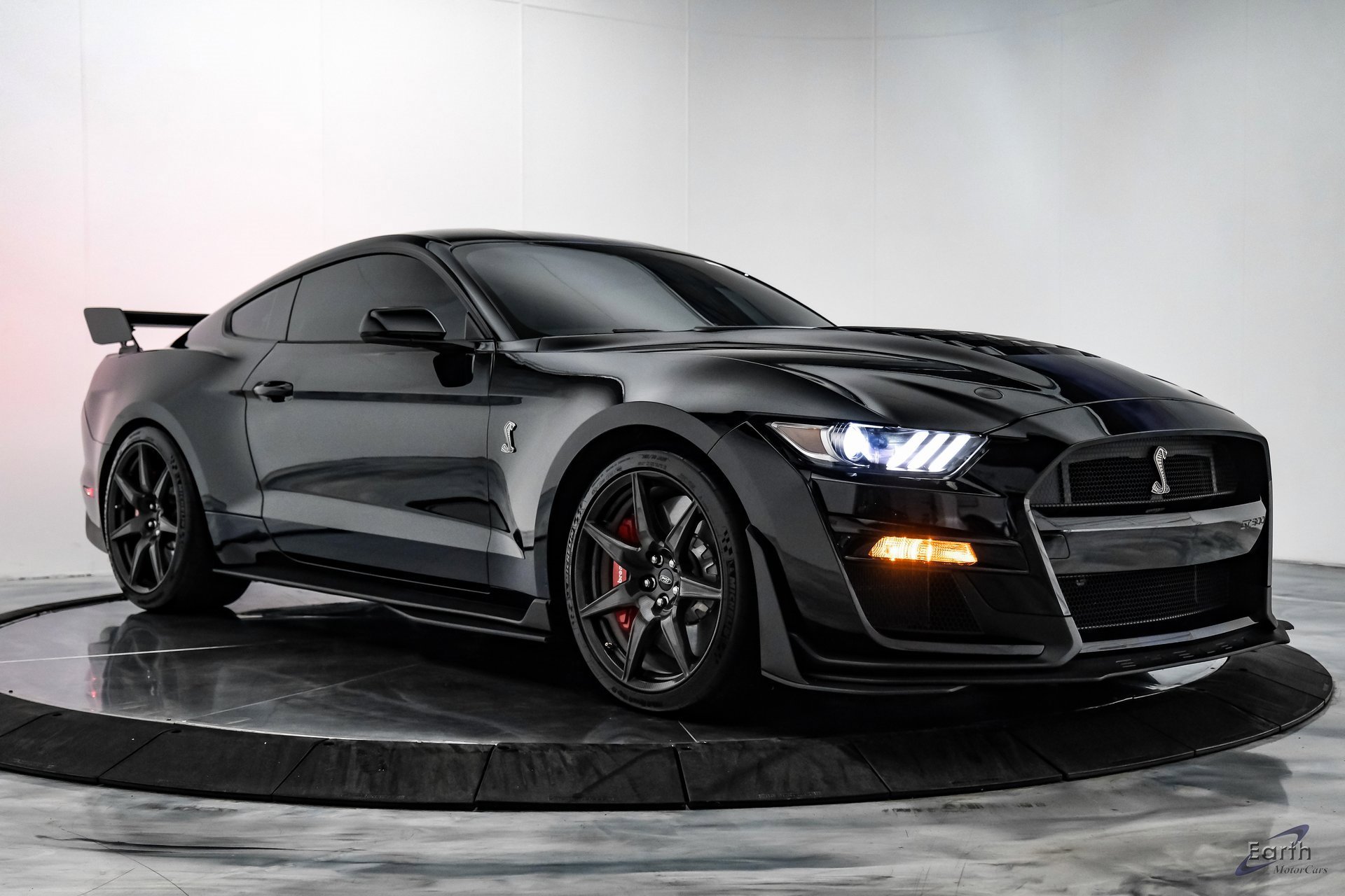 Used 2020 Ford Mustang Shelby GT500 w/ Carbon Fiber Track Pack image 19