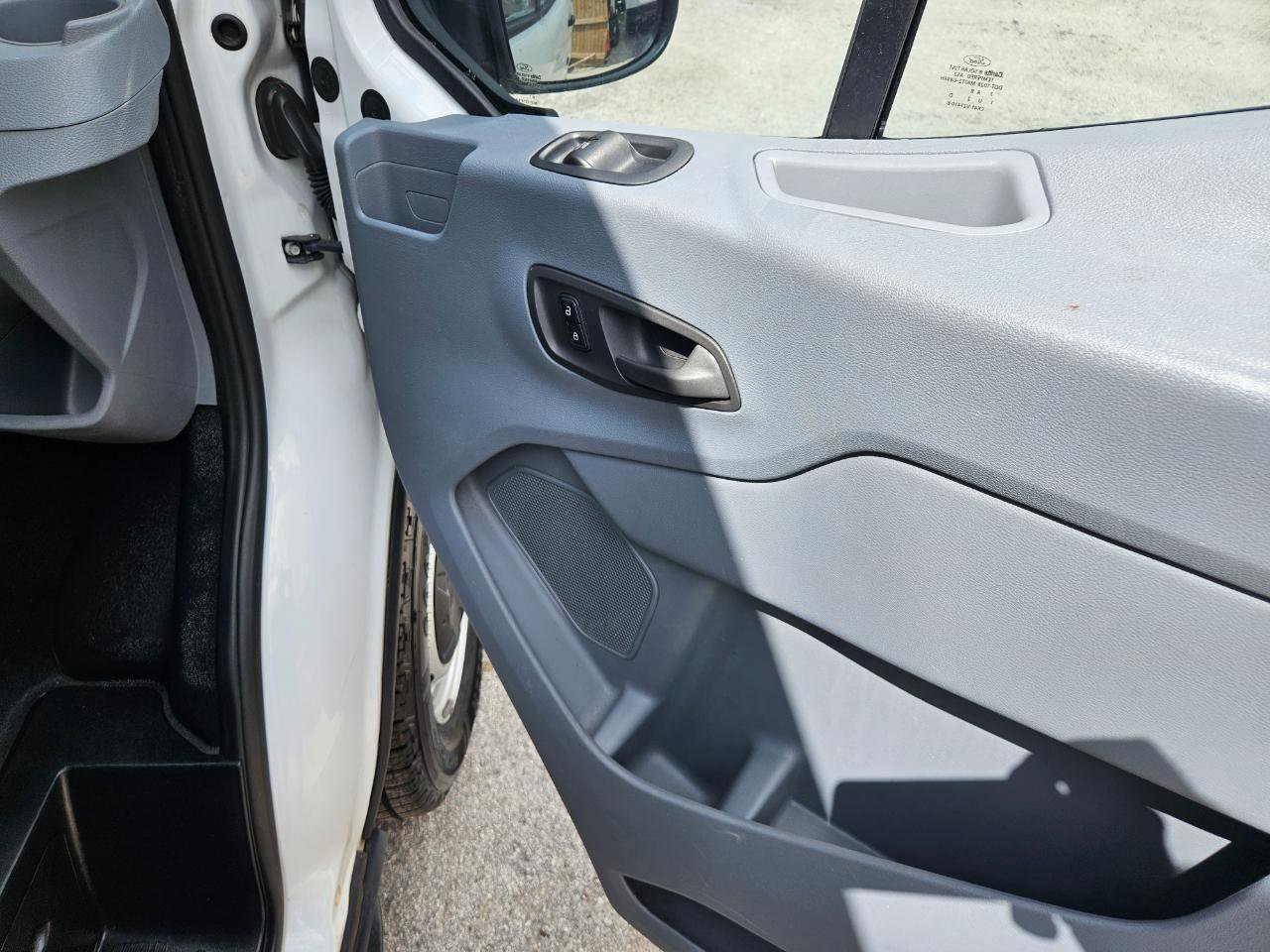 Used 2017 Ford Transit 350 XL RWD image 19