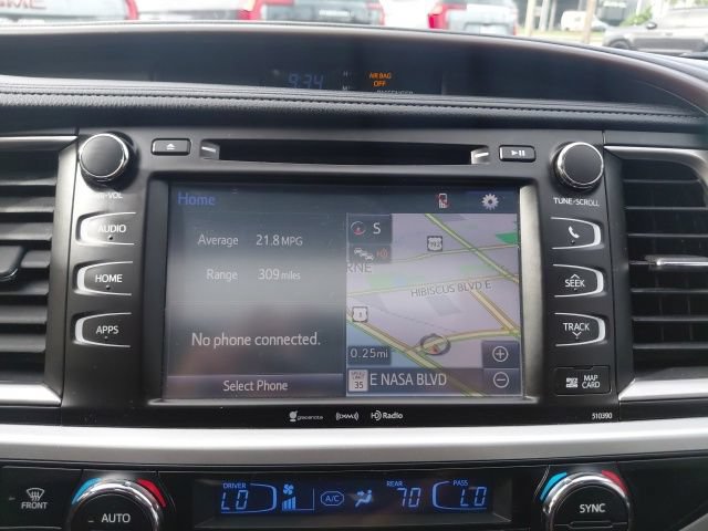 Used 2019 Toyota Highlander XLE FWD image 26
