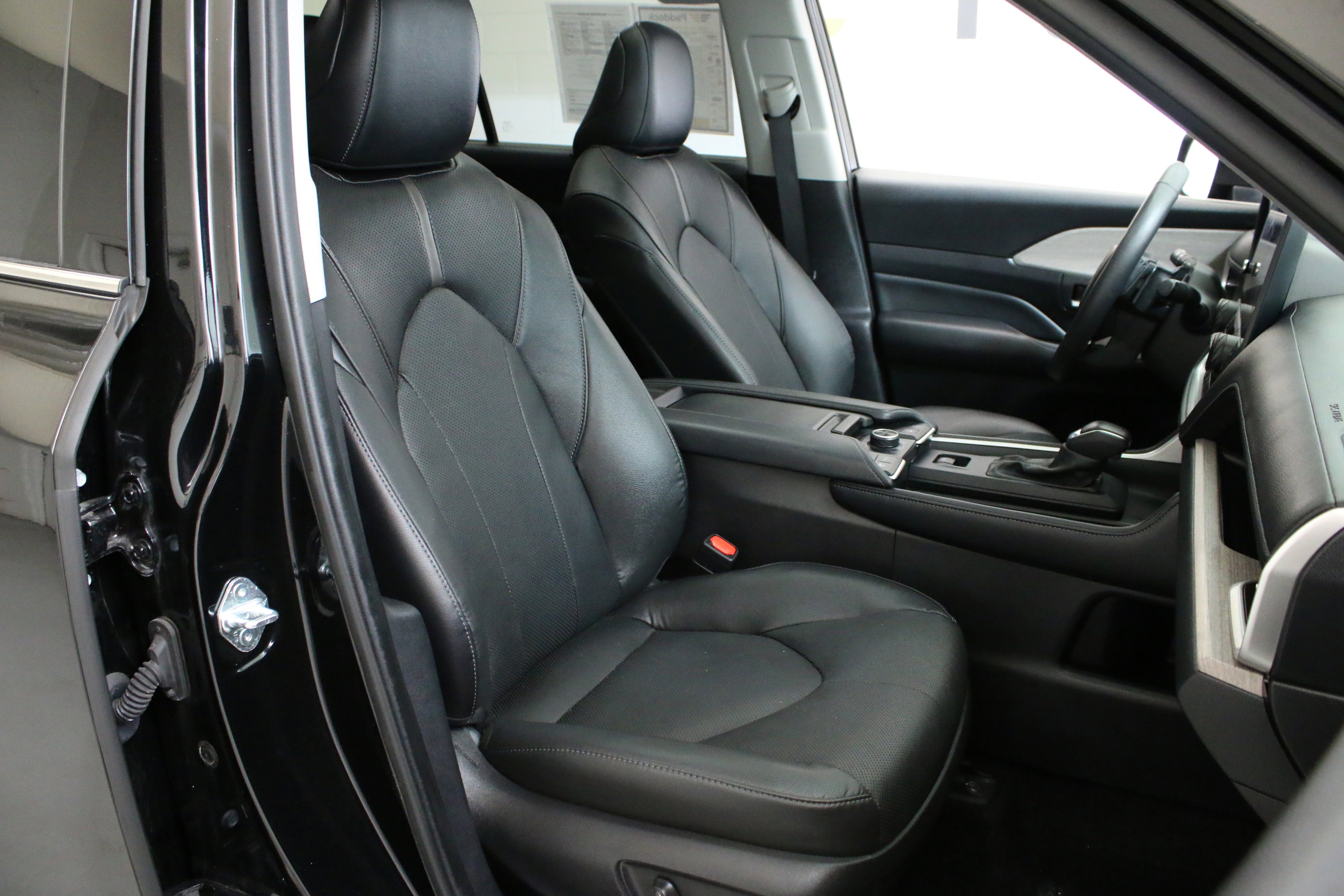 Used 2024 Toyota Grand Highlander Platinum image 31