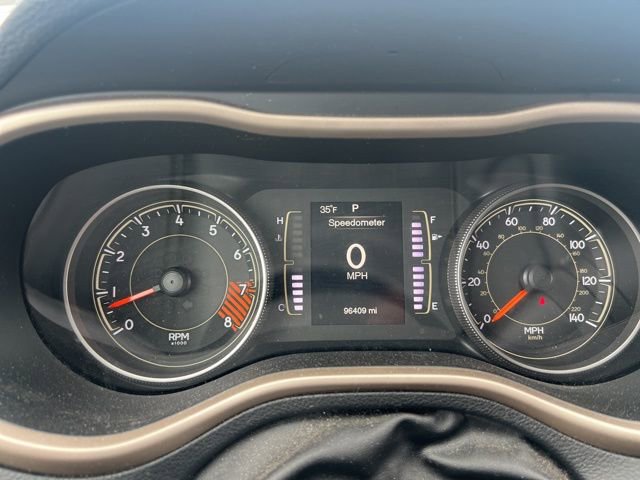 Used 2015 Jeep Cherokee Latitude w/ Comfort/Convenience Group image 11