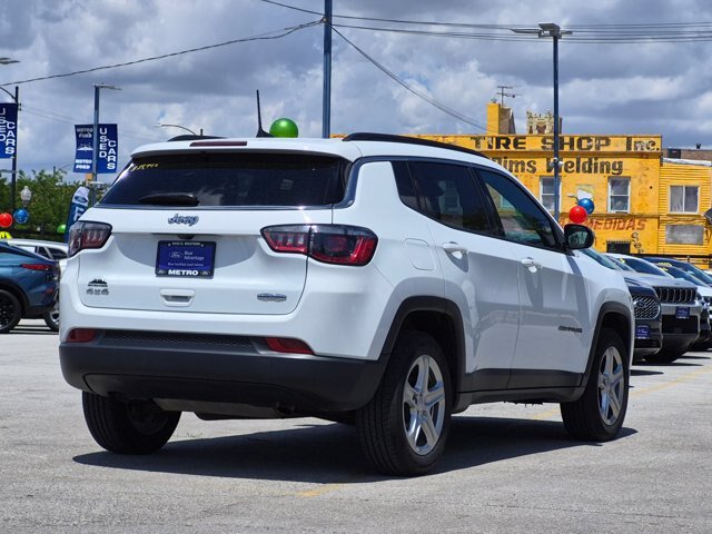 Used 2024 Jeep Compass Latitude AWD/4WD image 4