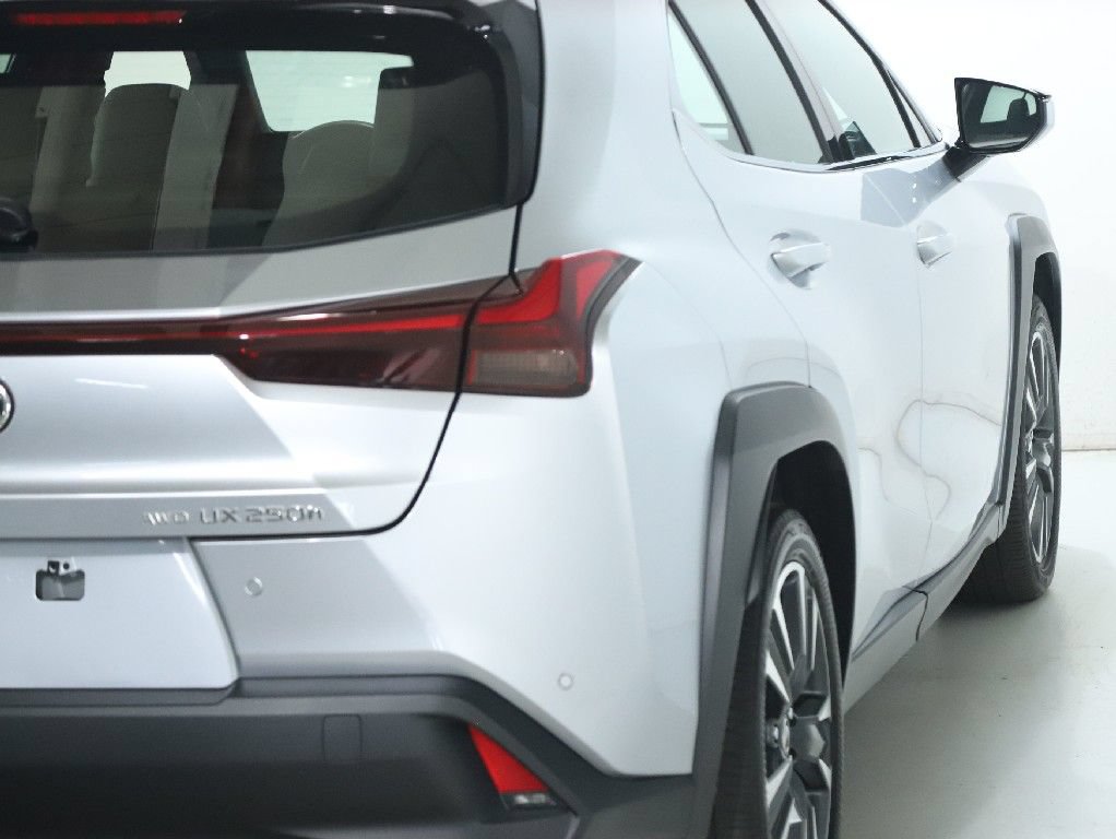 Used 2024 Lexus UX 250h AWD image 43
