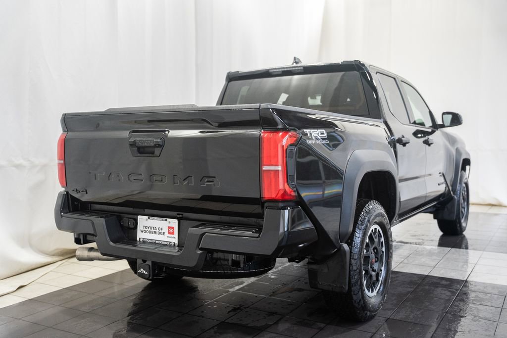 Used 2025 Toyota Tacoma TRD Off-Road AWD/4WD image 4