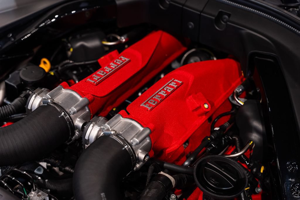 Used 2026 Ferrari Roma Spider RWD image 19
