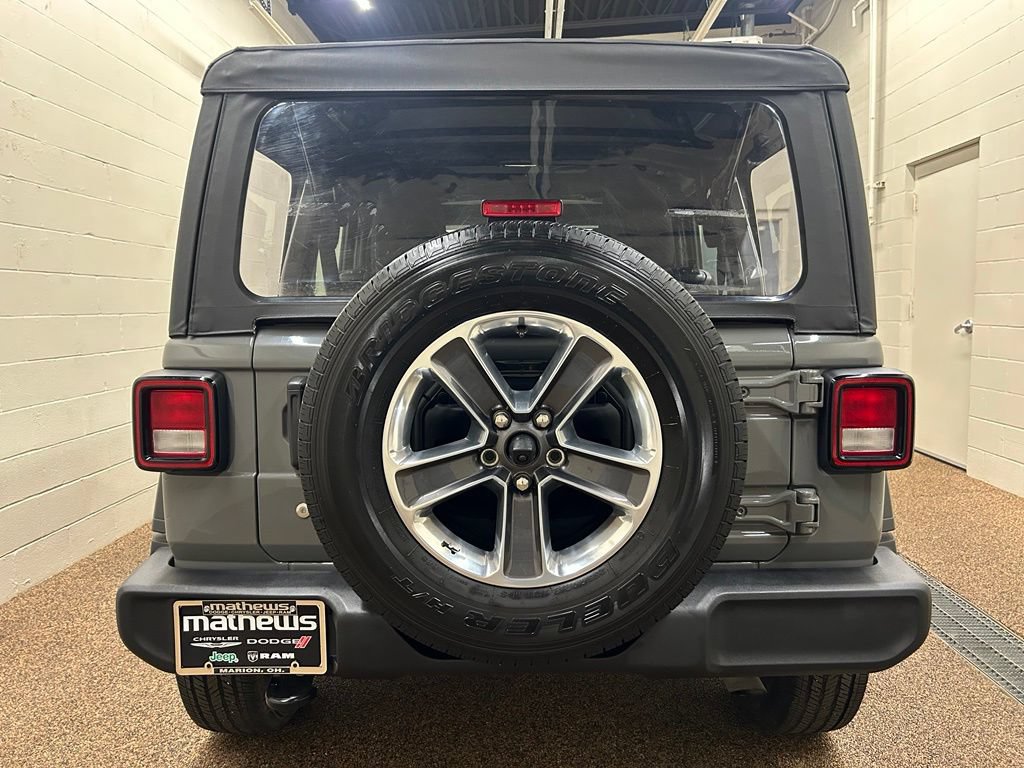 Used 2022 Jeep Wrangler Unlimited Sport AWD/4WD image 3