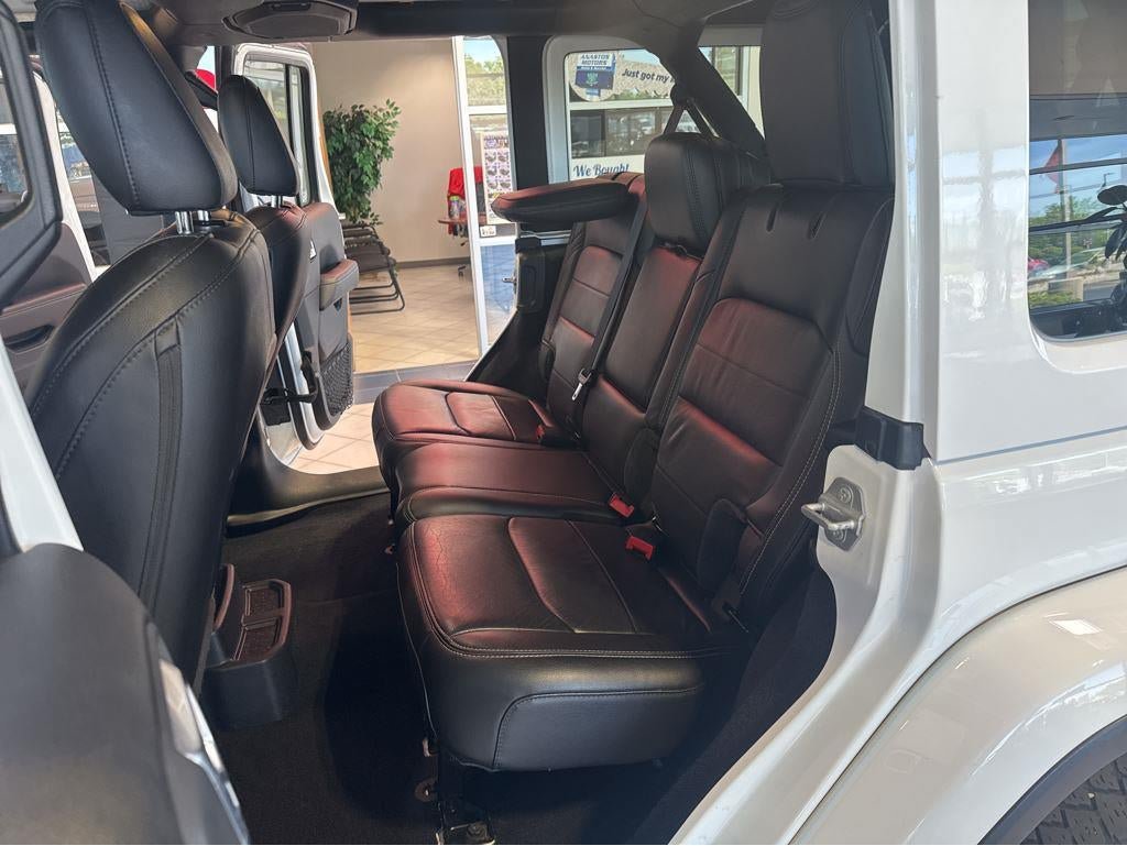 Used 2021 Jeep Wrangler Unlimited Sahara AWD/4WD image 32
