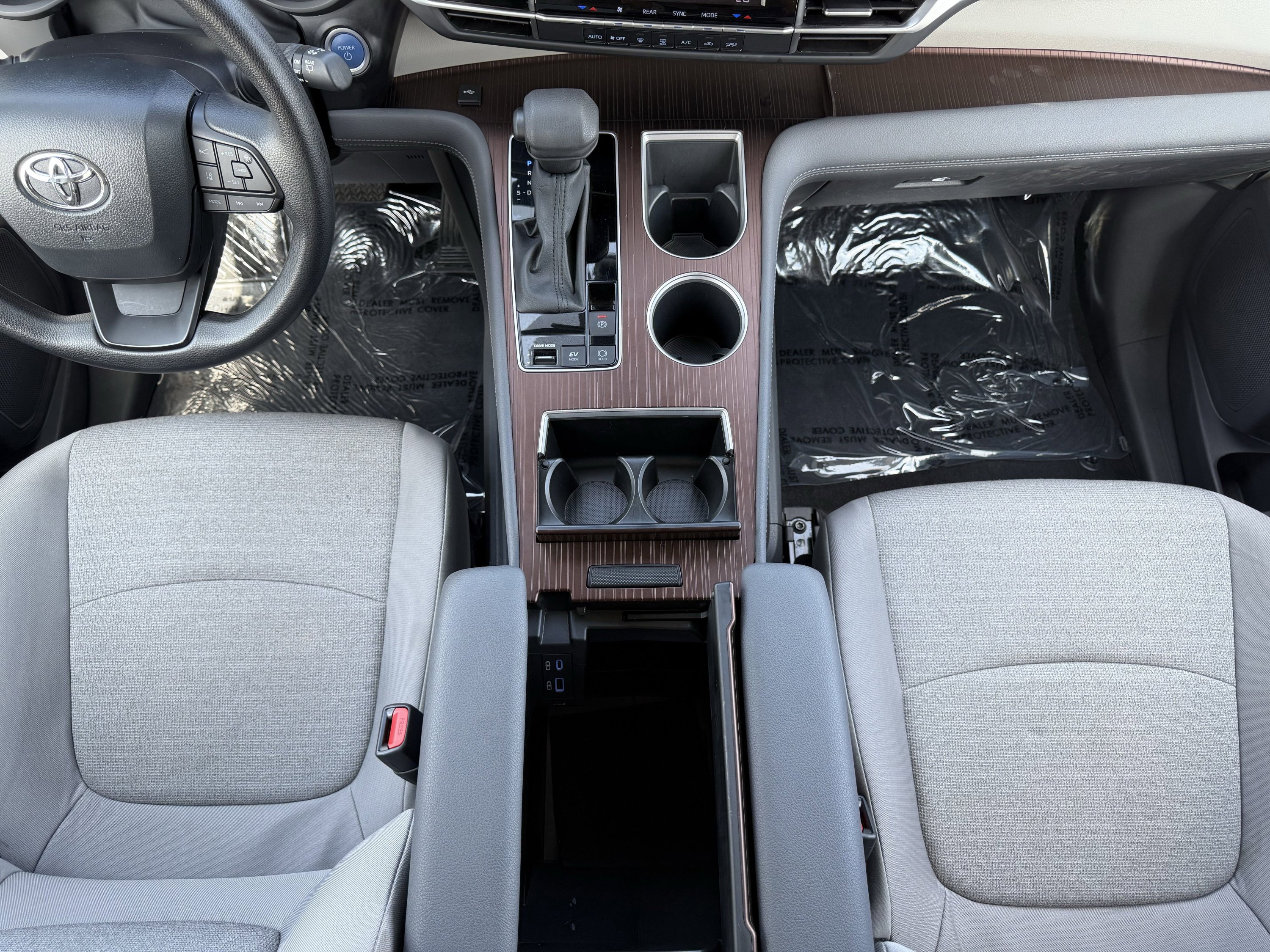 Used 2024 Toyota Sienna LE image 62
