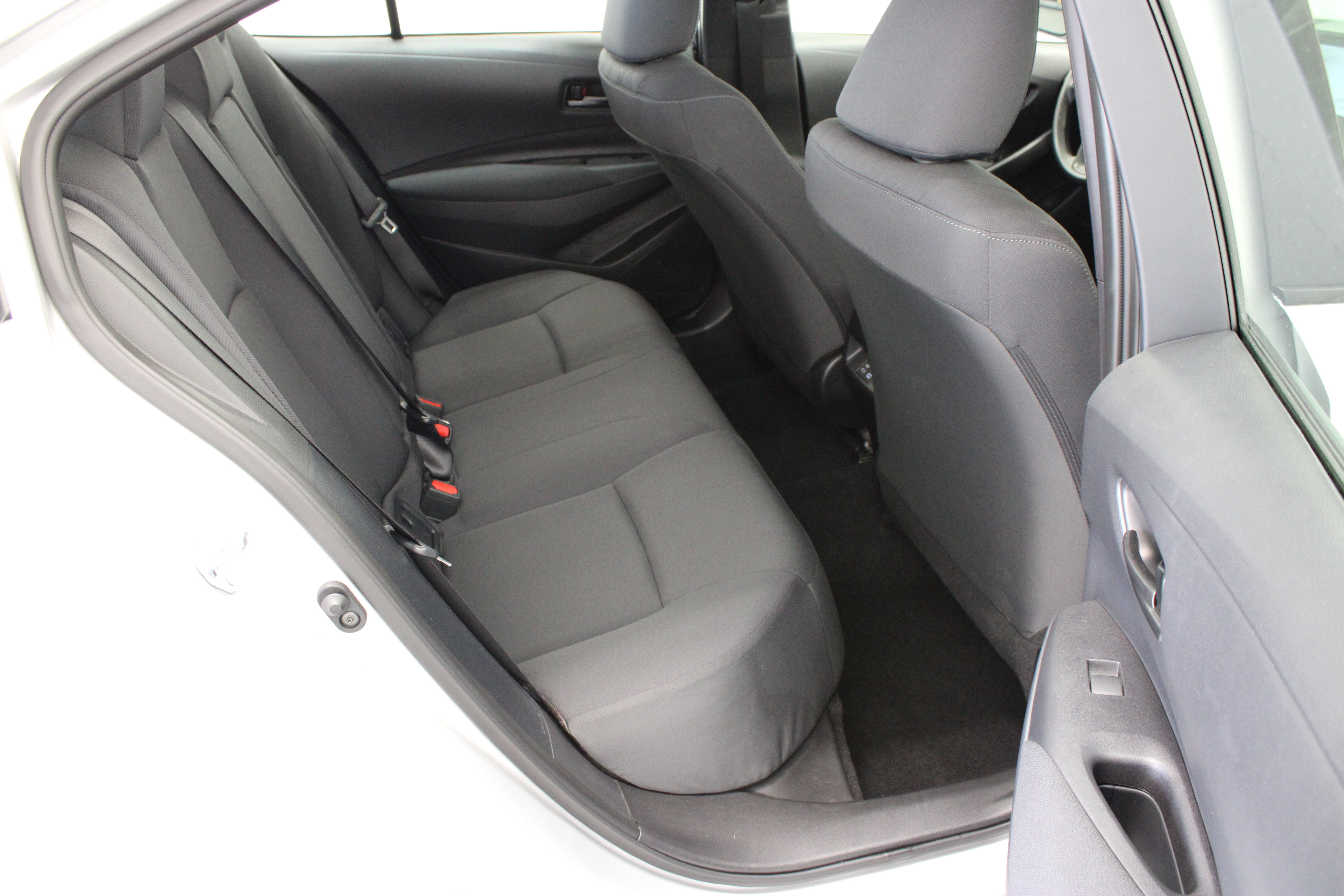Used 2026 Toyota Corolla LE FWD image 31