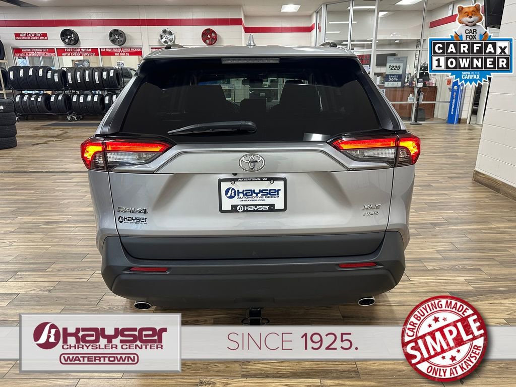 Used 2022 Toyota RAV4 XLE image 4