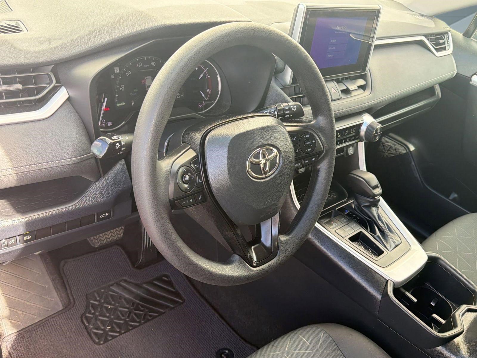 Used 2023 Toyota RAV4 XLE w/ Convenience Package FWD image 4