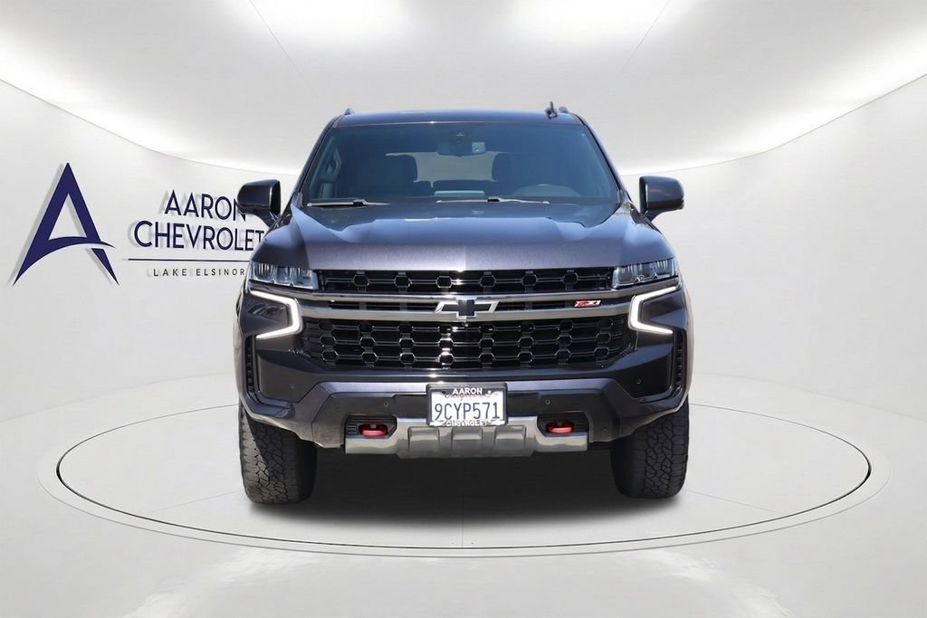 Used 2022 Chevrolet Tahoe Z71 w/ Luxury Package AWD/4WD image 2