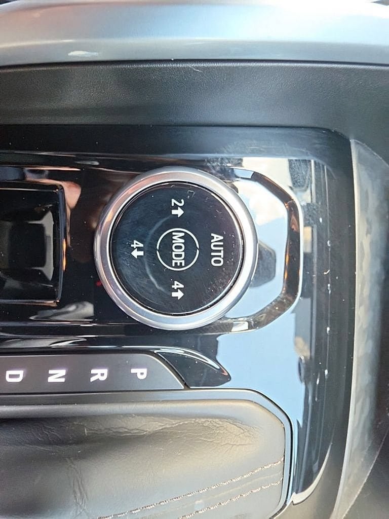 Used 2023 Chevrolet Colorado Trail Boss AWD/4WD image 20