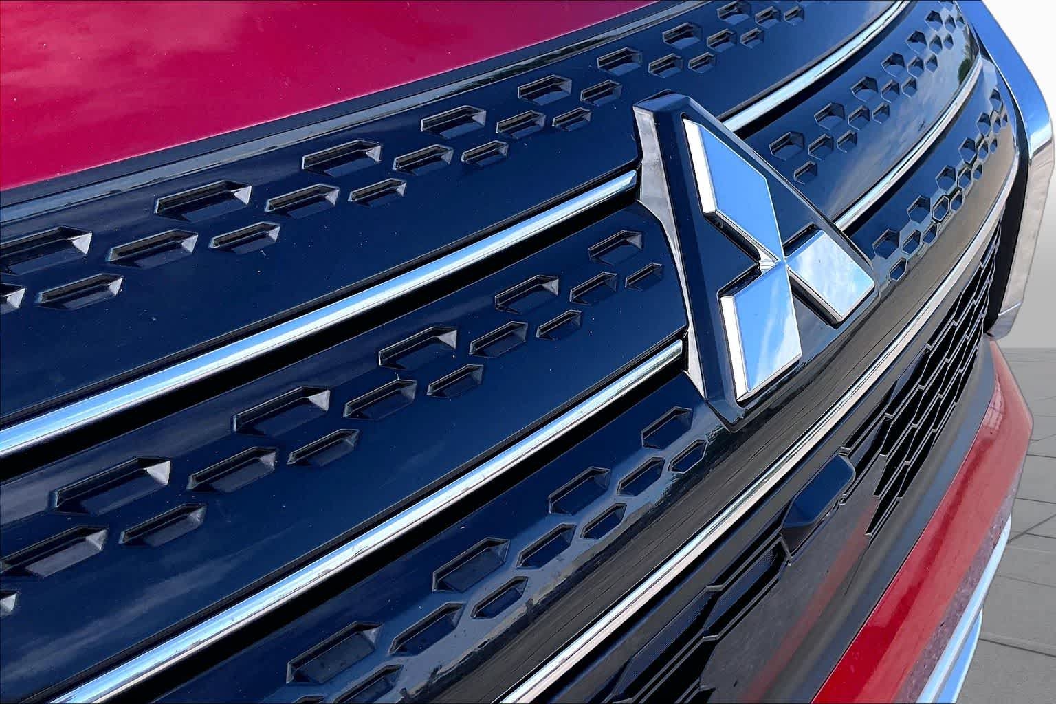 Used 2024 Mitsubishi Outlander SE FWD image 27