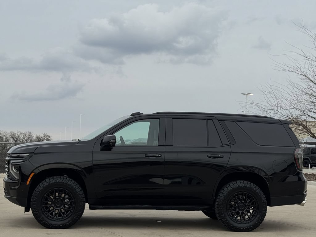 Used 2025 Chevrolet Tahoe RST AWD/4WD image 3