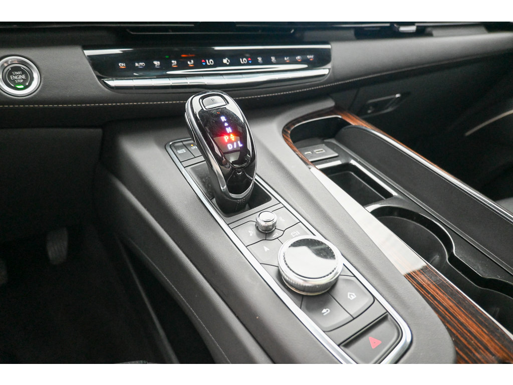 Certified 2023 Cadillac Escalade Premium Luxury AWD/4WD image 16