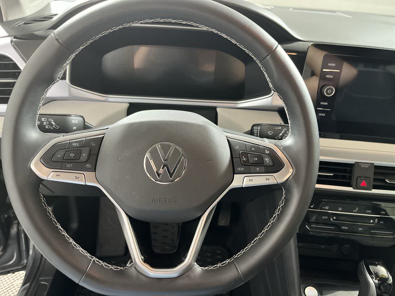Used 2025 Volkswagen Taos SE w/ Black Wheel Package FWD image 16