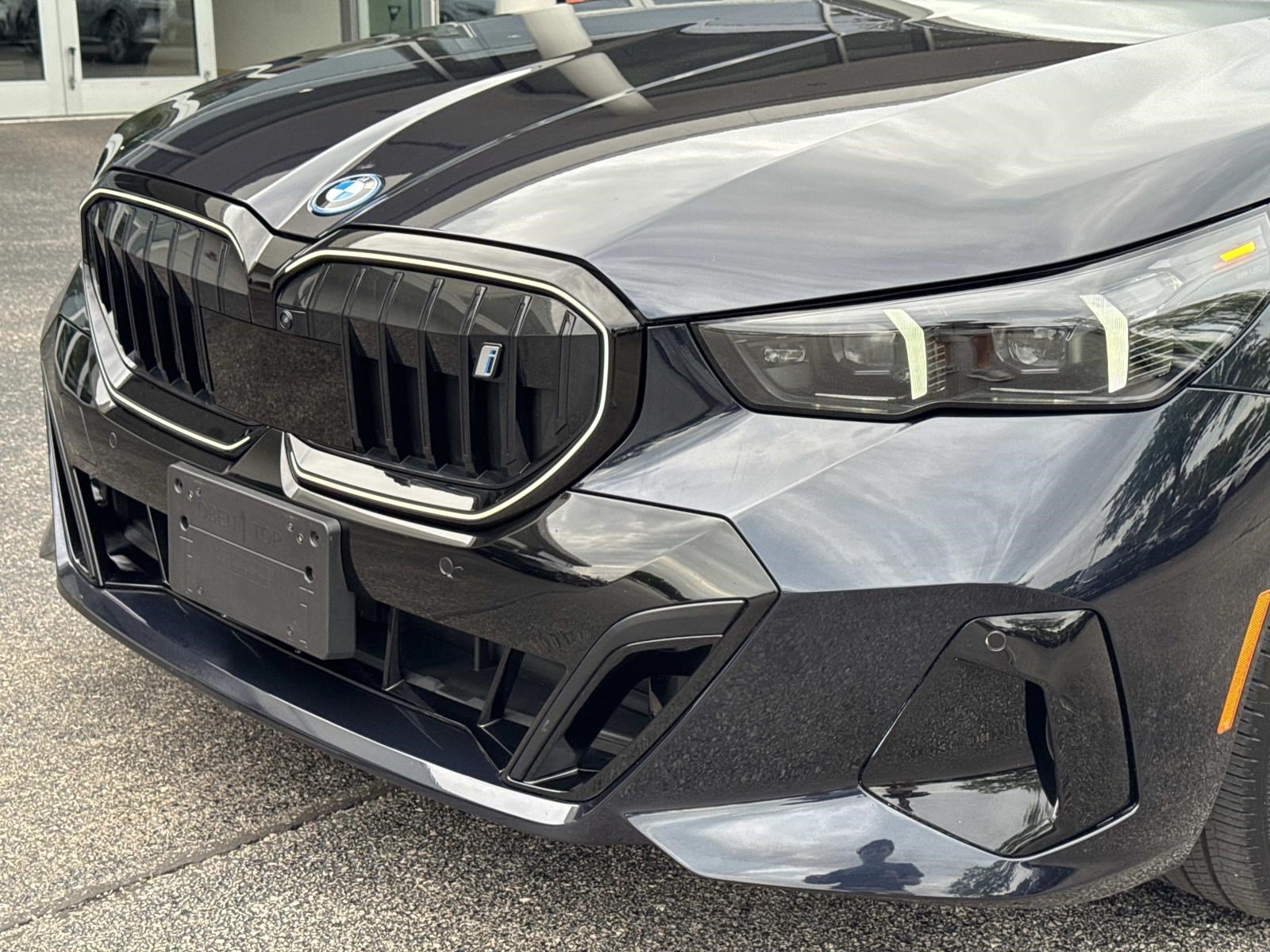 Certified 2025 BMW i5 xDrive40 w/ M Sport Package AWD/4WD image 10