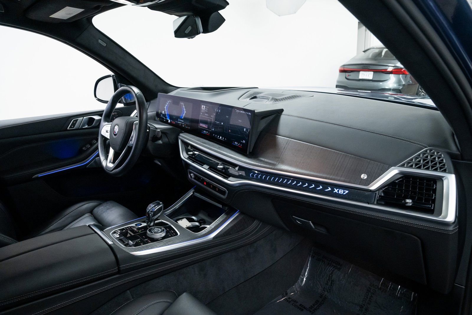 Used 2025 BMW ALPINA XB7 image 27