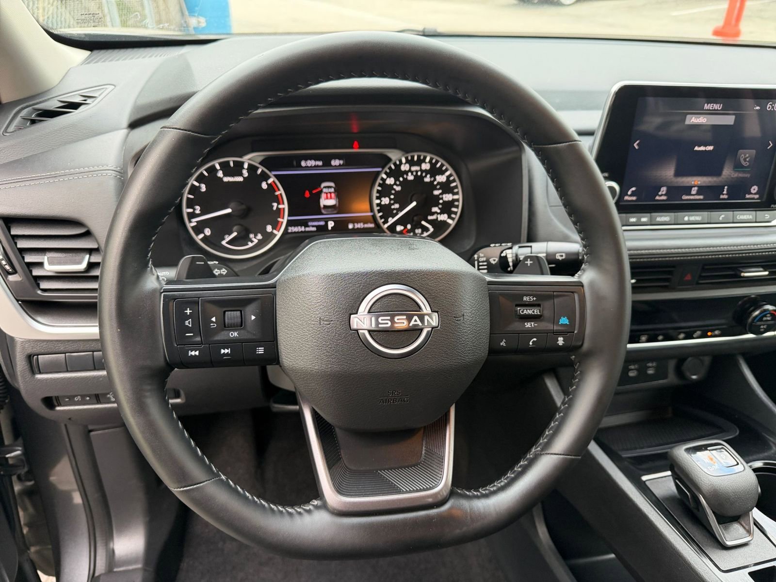 Used 2025 Nissan Rogue SV FWD image 30
