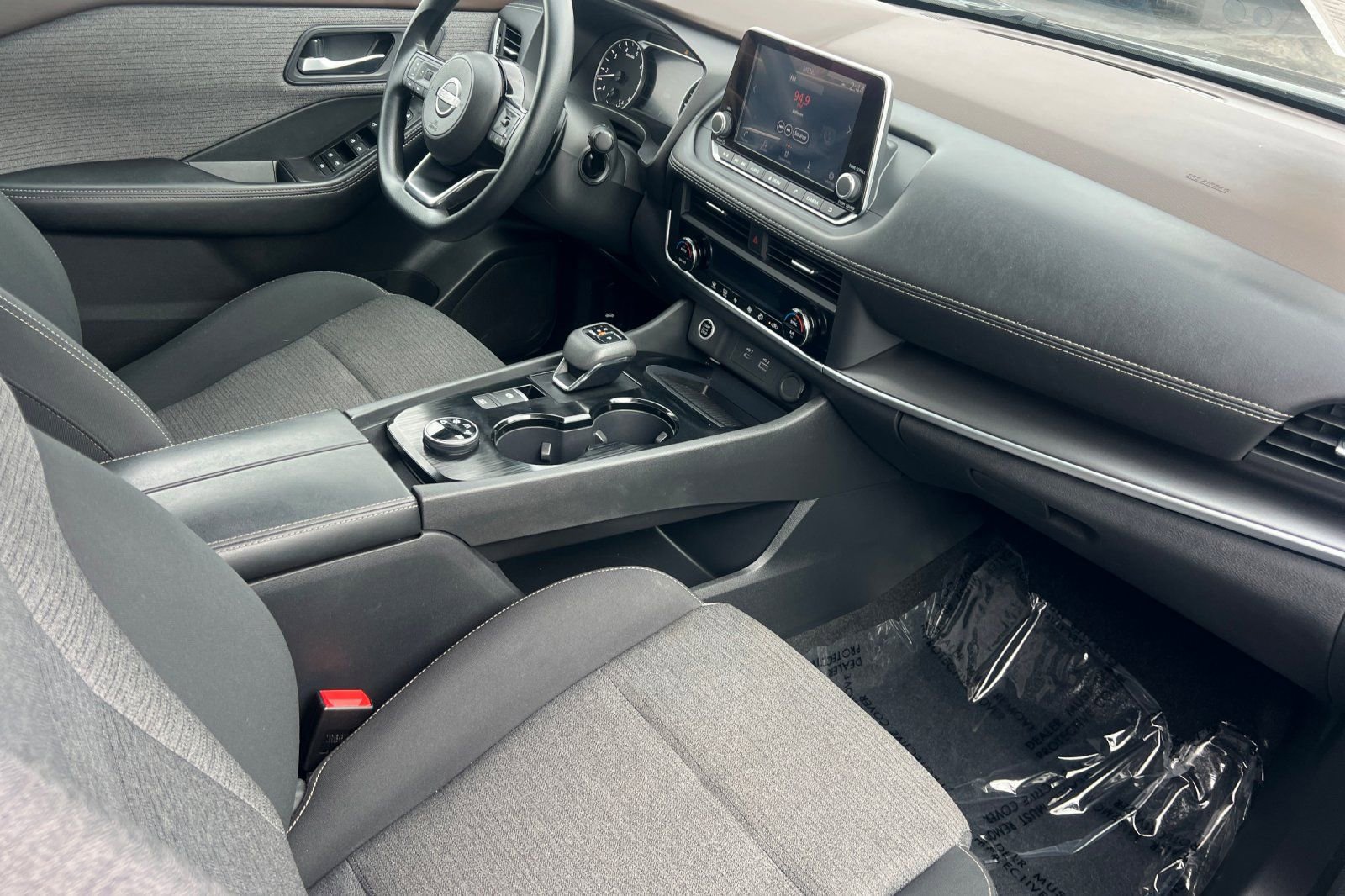 Used 2023 Nissan Rogue SV AWD/4WD image 14