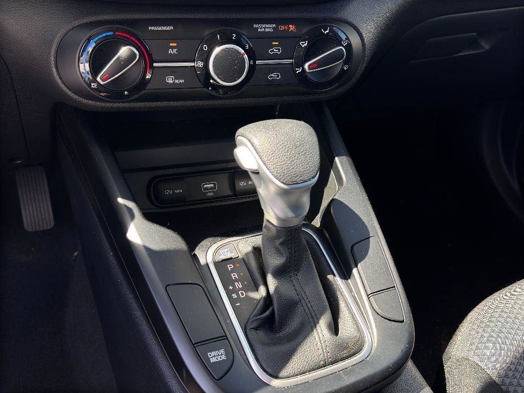 Certified 2022 Kia Soul LX w/ Technology Package image 21