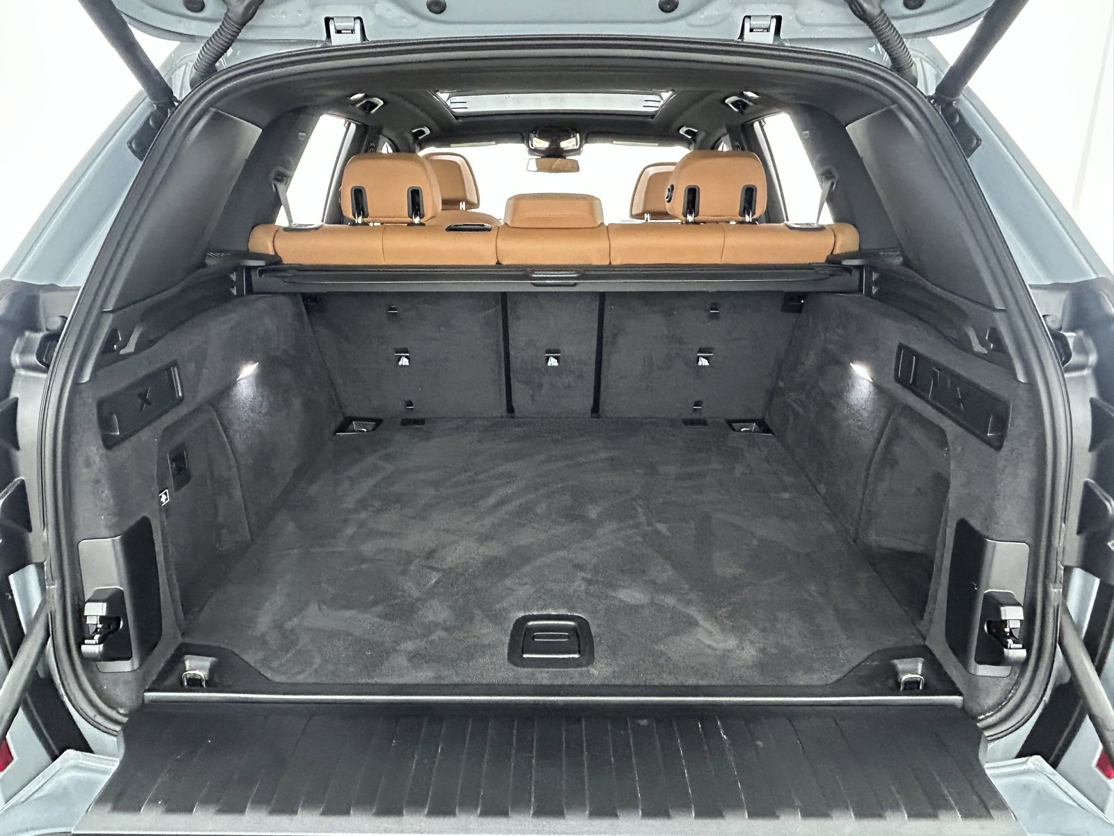 Used 2025 BMW X5 M60i image 39