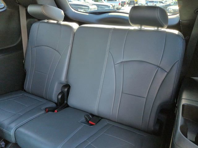 Used 2022 Buick Enclave Essence image 16