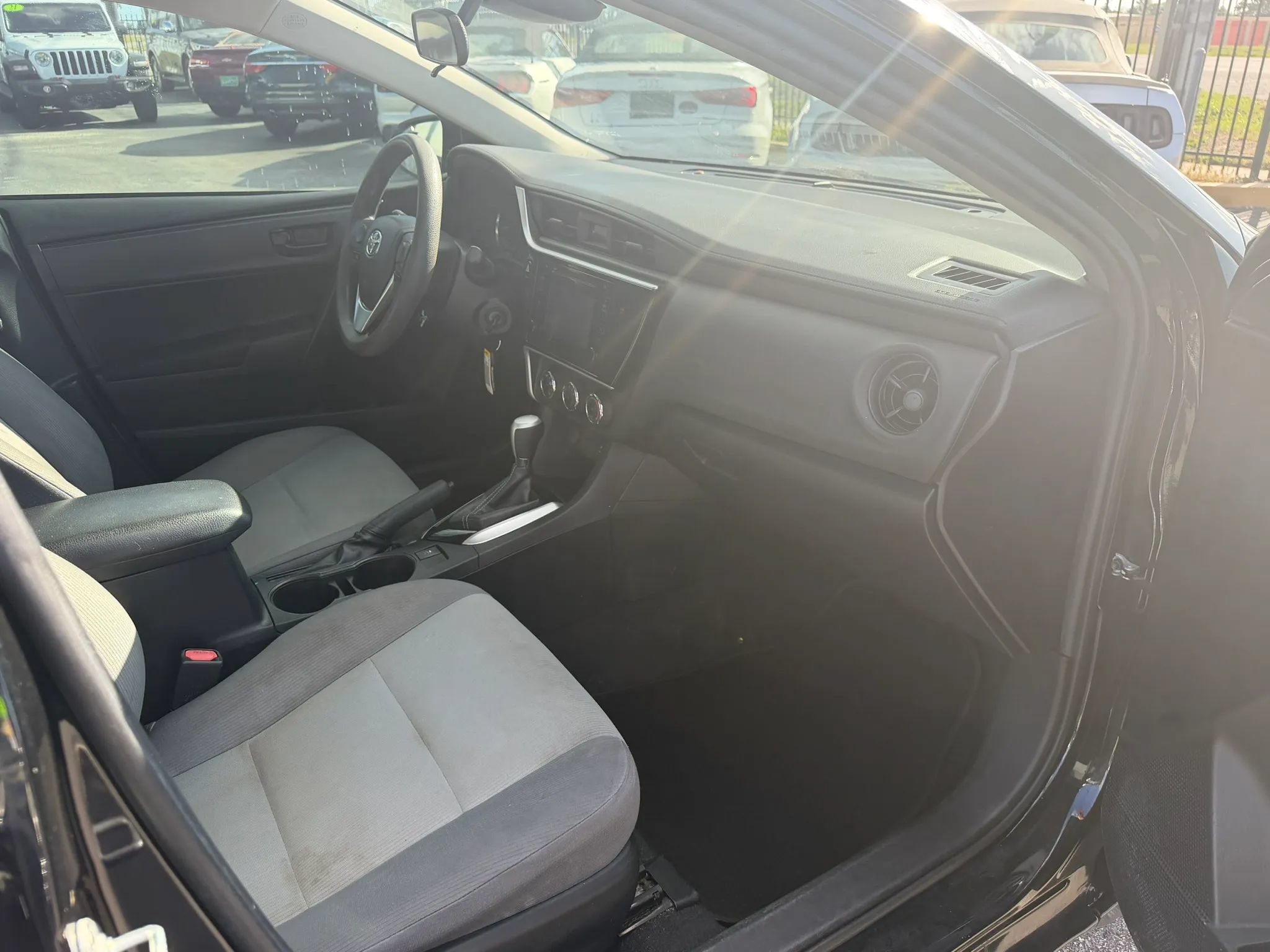 Used 2019 Toyota Corolla L FWD image 9