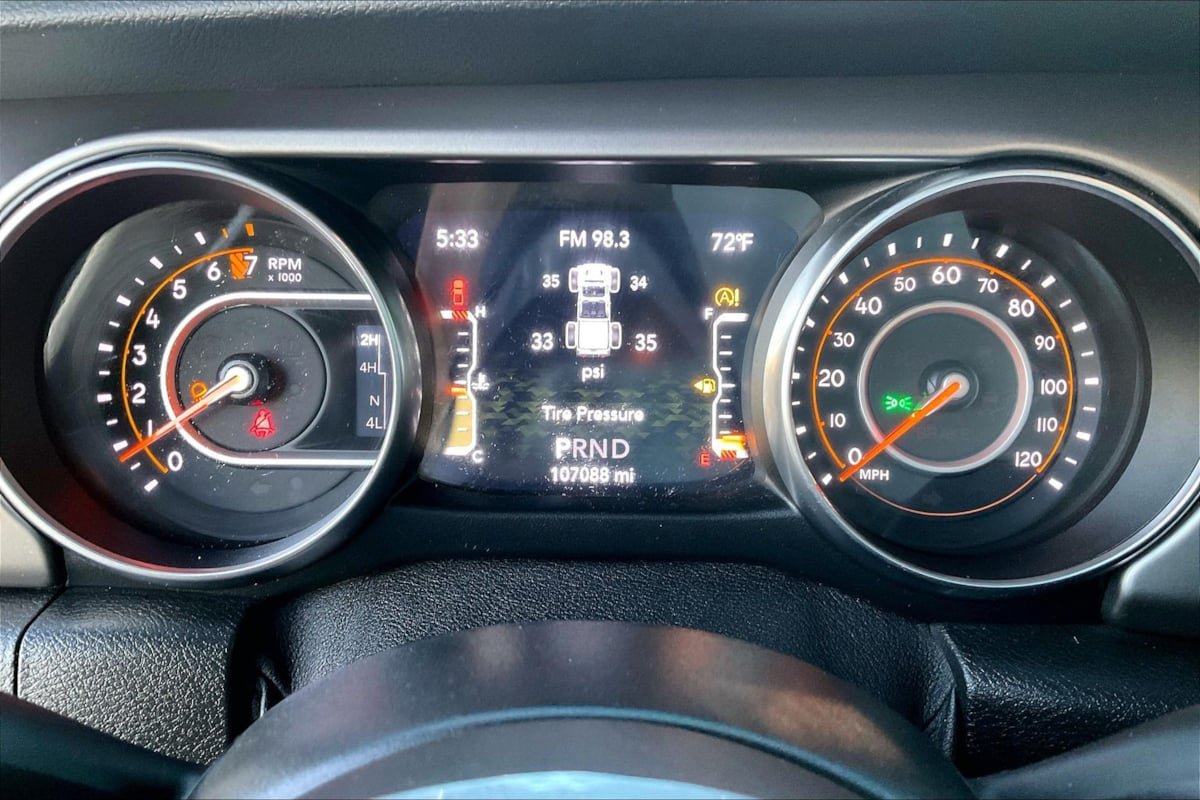 Used 2020 Jeep Gladiator Sport w/ Quick Order Package 24S AWD/4WD image 21