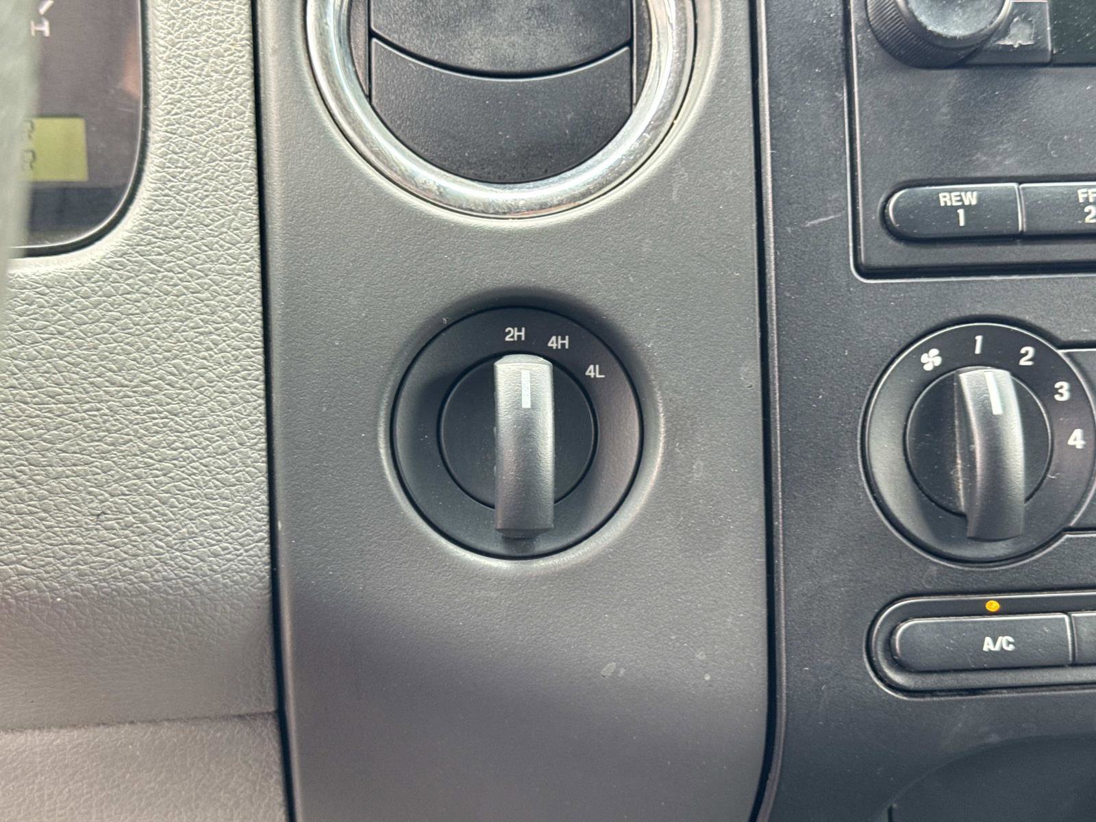 Used 2005 Ford F150 XLT image 22