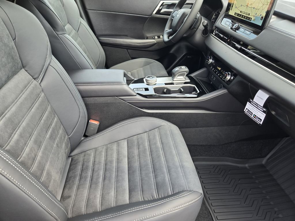 New 2025 Mitsubishi Outlander Trail Edition image 10