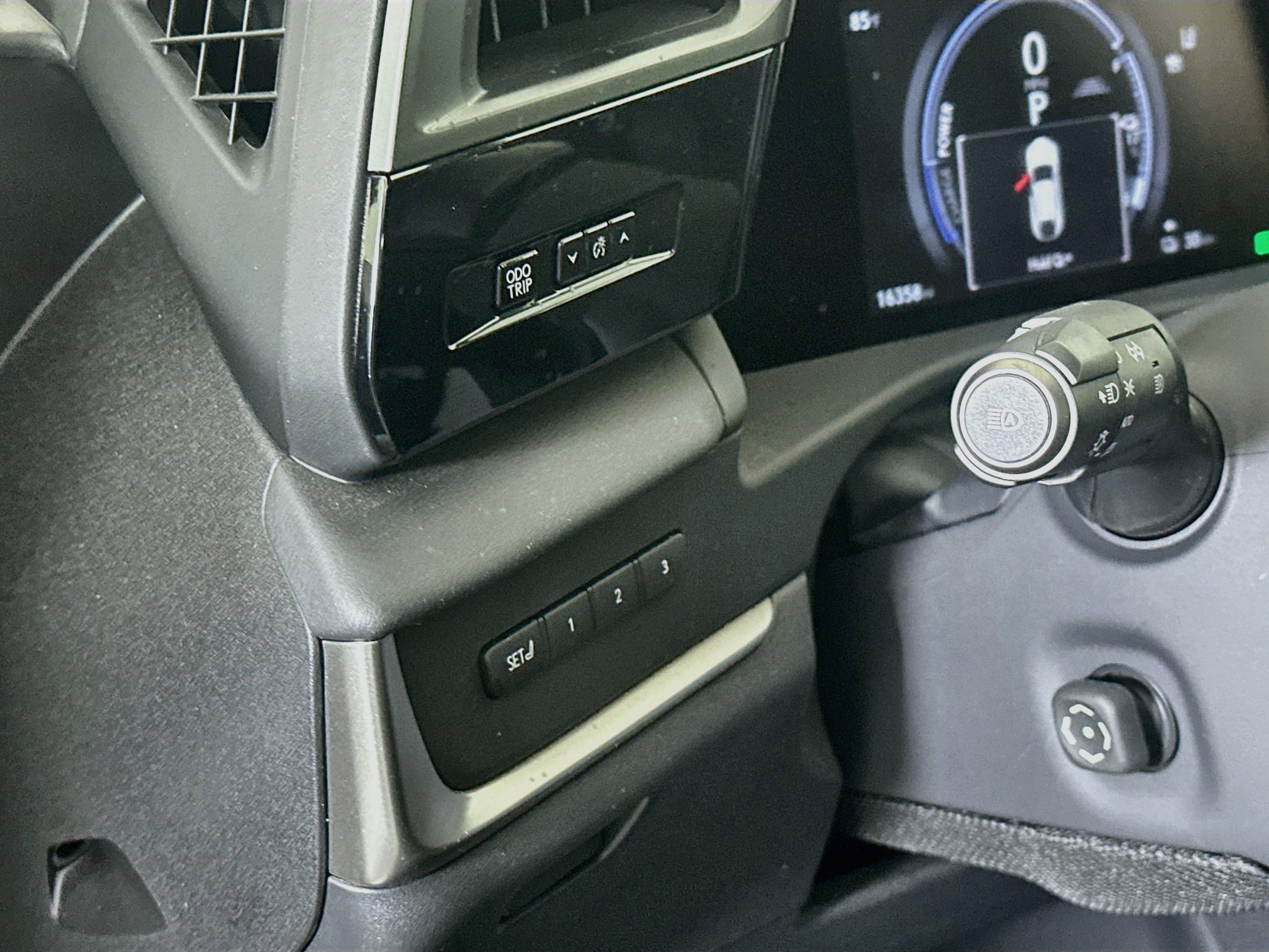 Used 2023 Lexus RZ 450e Premium w/ Technology Package AWD/4WD image 17