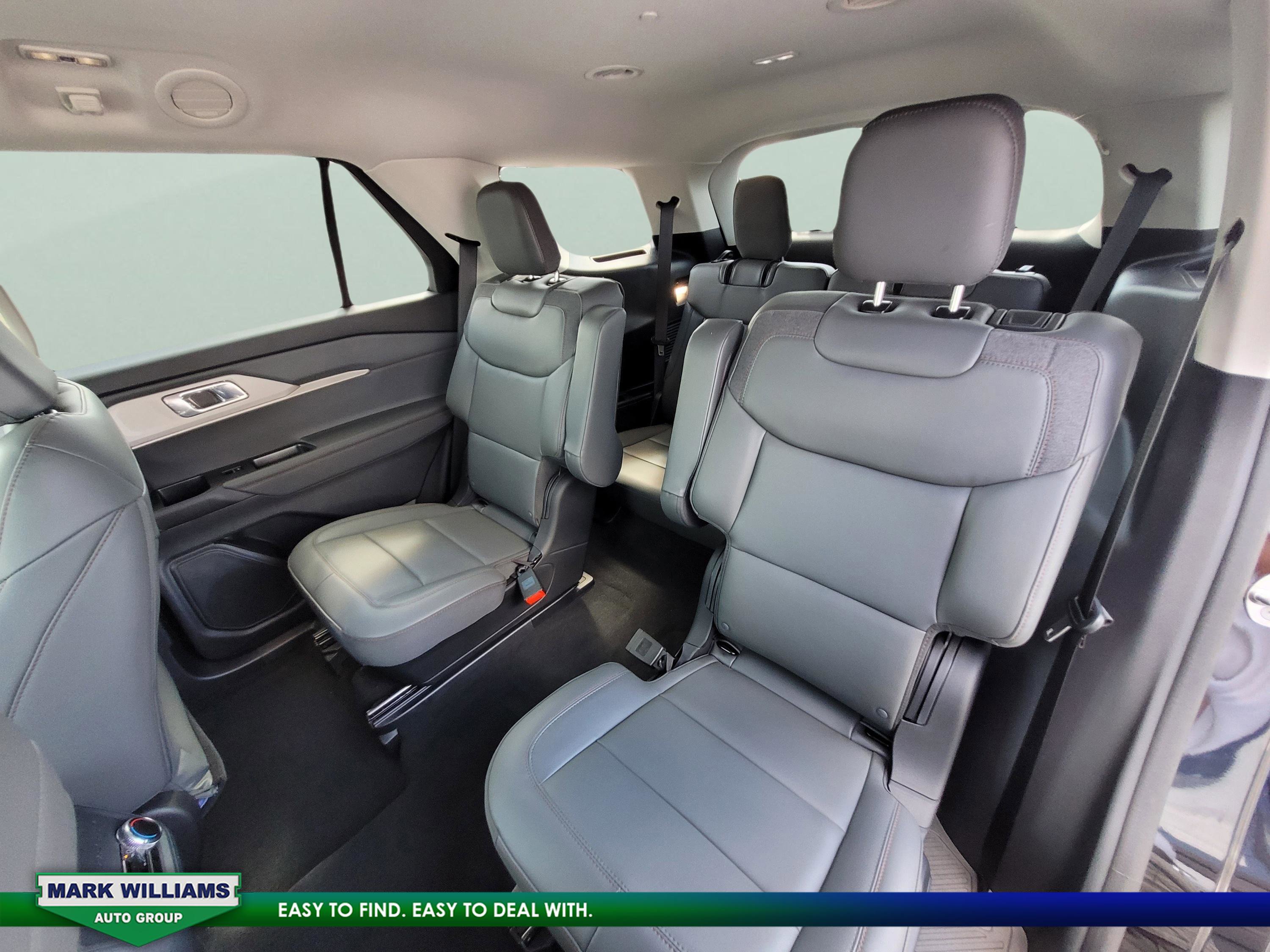 Used 2025 Ford Explorer Active w/ Active Comfort Package image 16