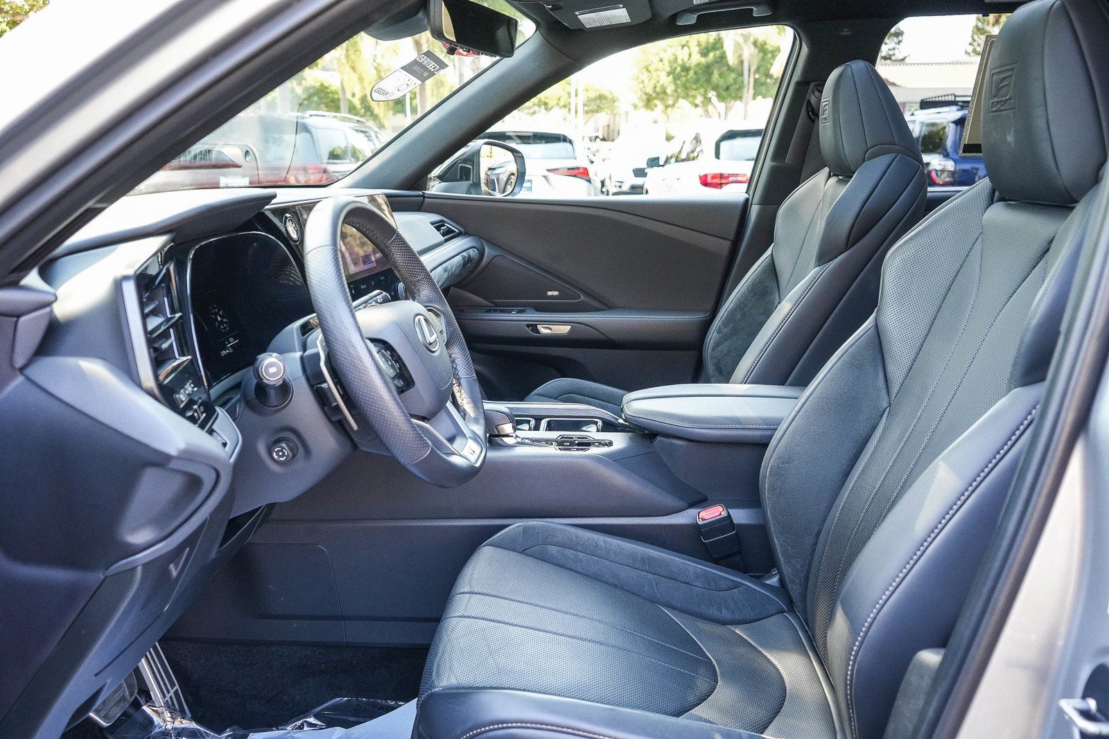 Certified 2025 Lexus TX 500h AWD w/ Technology Package image 17