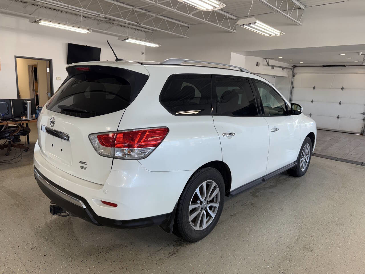Used 2015 Nissan Pathfinder SL AWD/4WD image 11