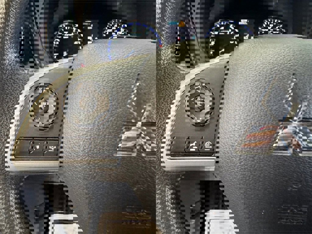 Used 2020 Mitsubishi Outlander ES image 29